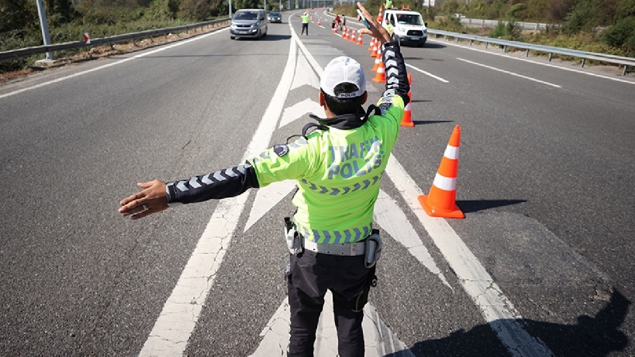 stanbullular-dikkat-pazar-gunu-bu-yollar-kapali-yenicag-4.jpg