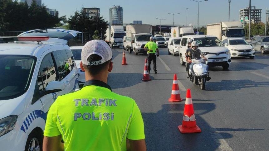 stanbullular-dikkat-pazar-gunu-bu-yollar-kapali-yenicag-5.jpg