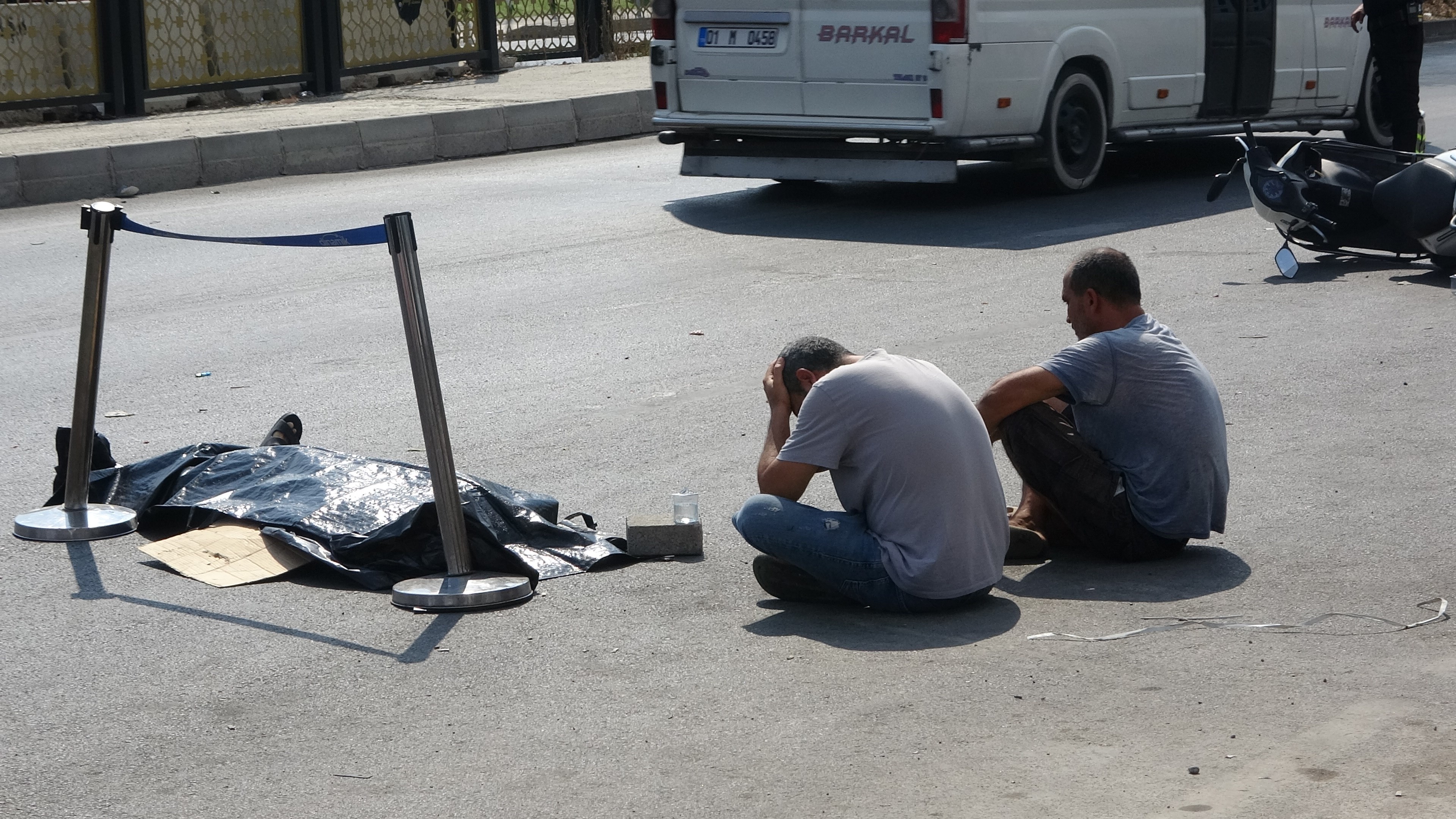 yurek-yakan-fotograf-caresizce-bakakaldi-yenicag3.jpg