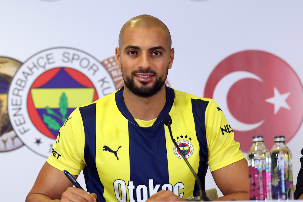 amrabat-imza1.jpeg