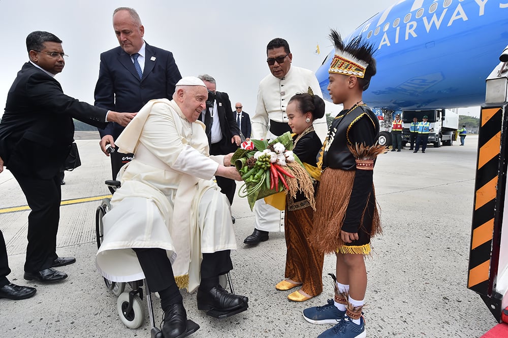 papa-franciscus-gorev-suresinin-en-uzun-yurt-disi-gezisi-ben-halen-yasiyorum-mesaji-yenicag-2.jpg