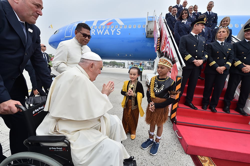 papa-franciscus-gorev-suresinin-en-uzun-yurt-disi-gezisi-ben-halen-yasiyorum-mesaji-yenicag-3.jpg