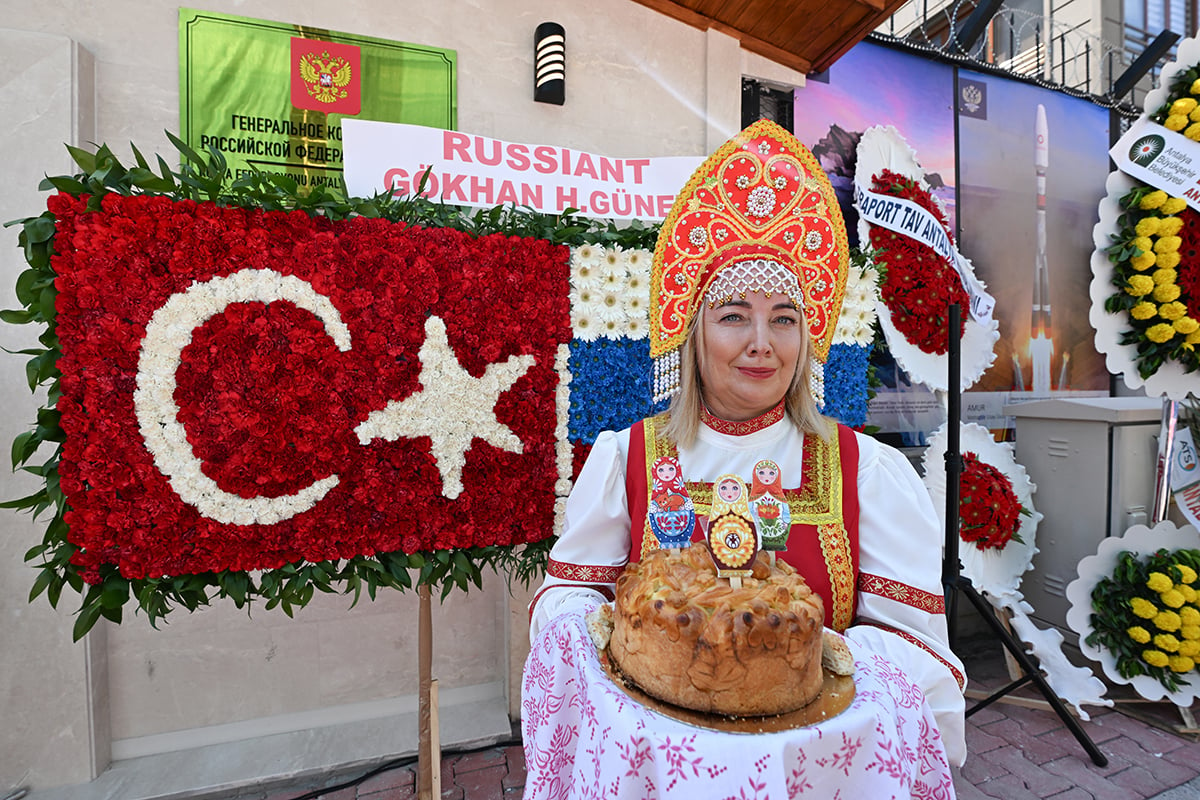 rusyanin-antalya-baskonsoloslugunun-yeni-hizmet-binasi-acildi-yenicag-7.jpg