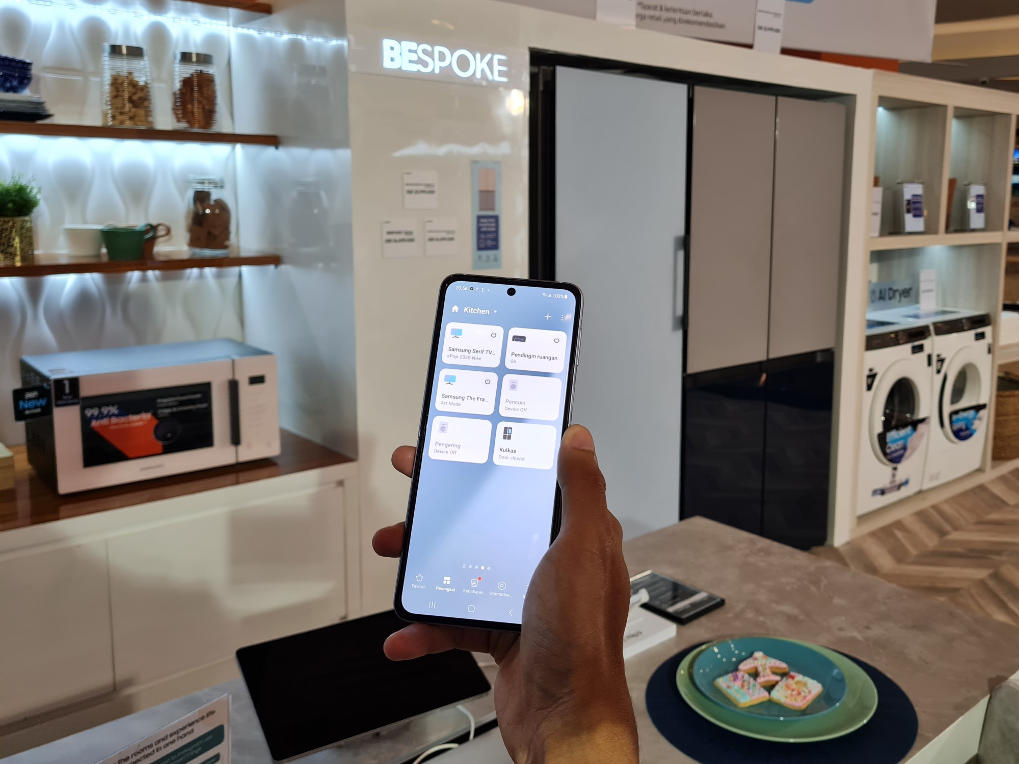 pantau-ekosistem-smart-home-dari-tv-mesin-cuci-ac-hingga-kulkas-bespoke-dengan-smartthings-di-samsung-galaxy.jpg