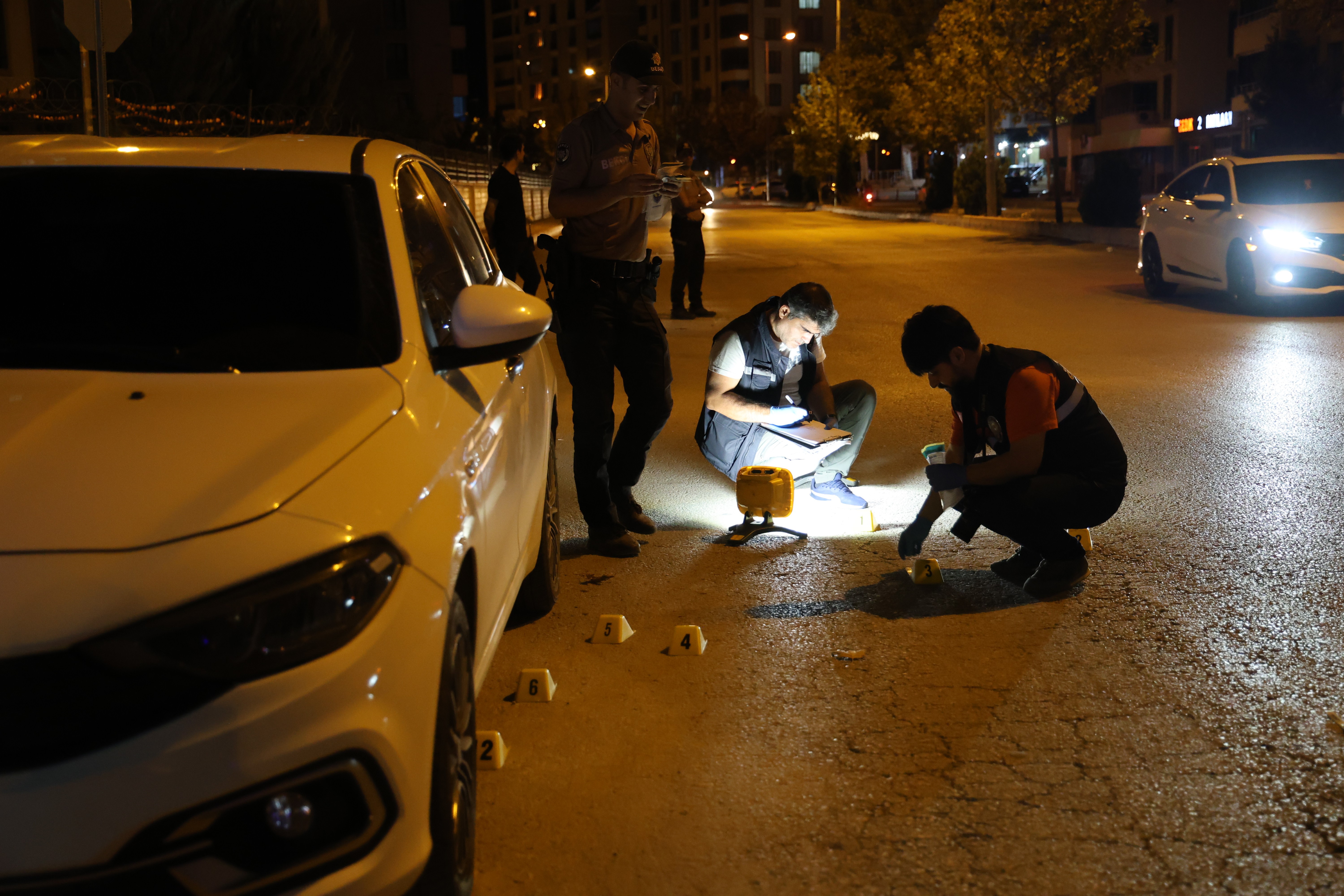 elazigda-kanli-hesaplasma-polisin-durdurdugu-aractan-ceset-cikti-yenicag-11.jpg