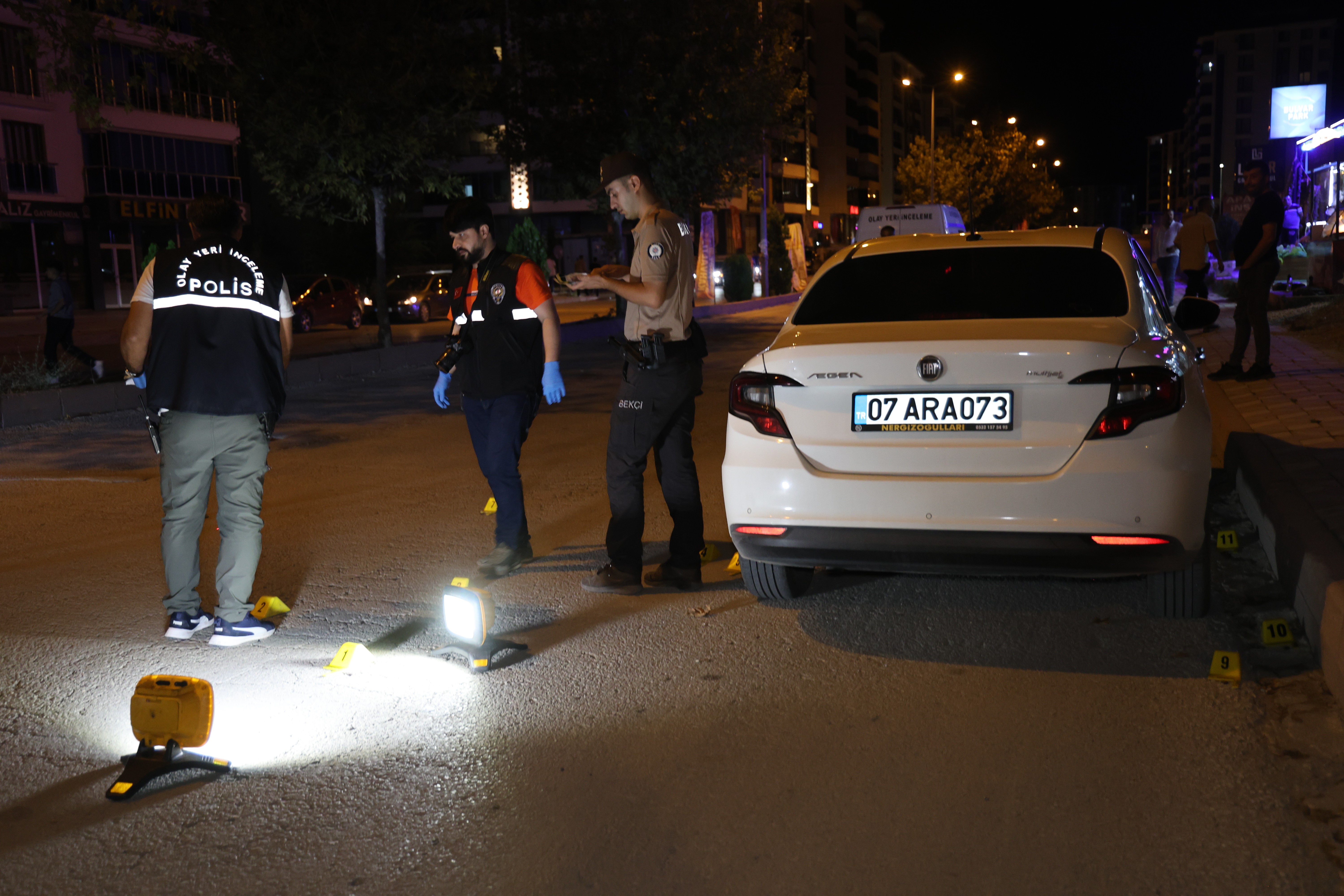 elazigda-kanli-hesaplasma-polisin-durdurdugu-aractan-ceset-cikti-yenicag-12.jpg