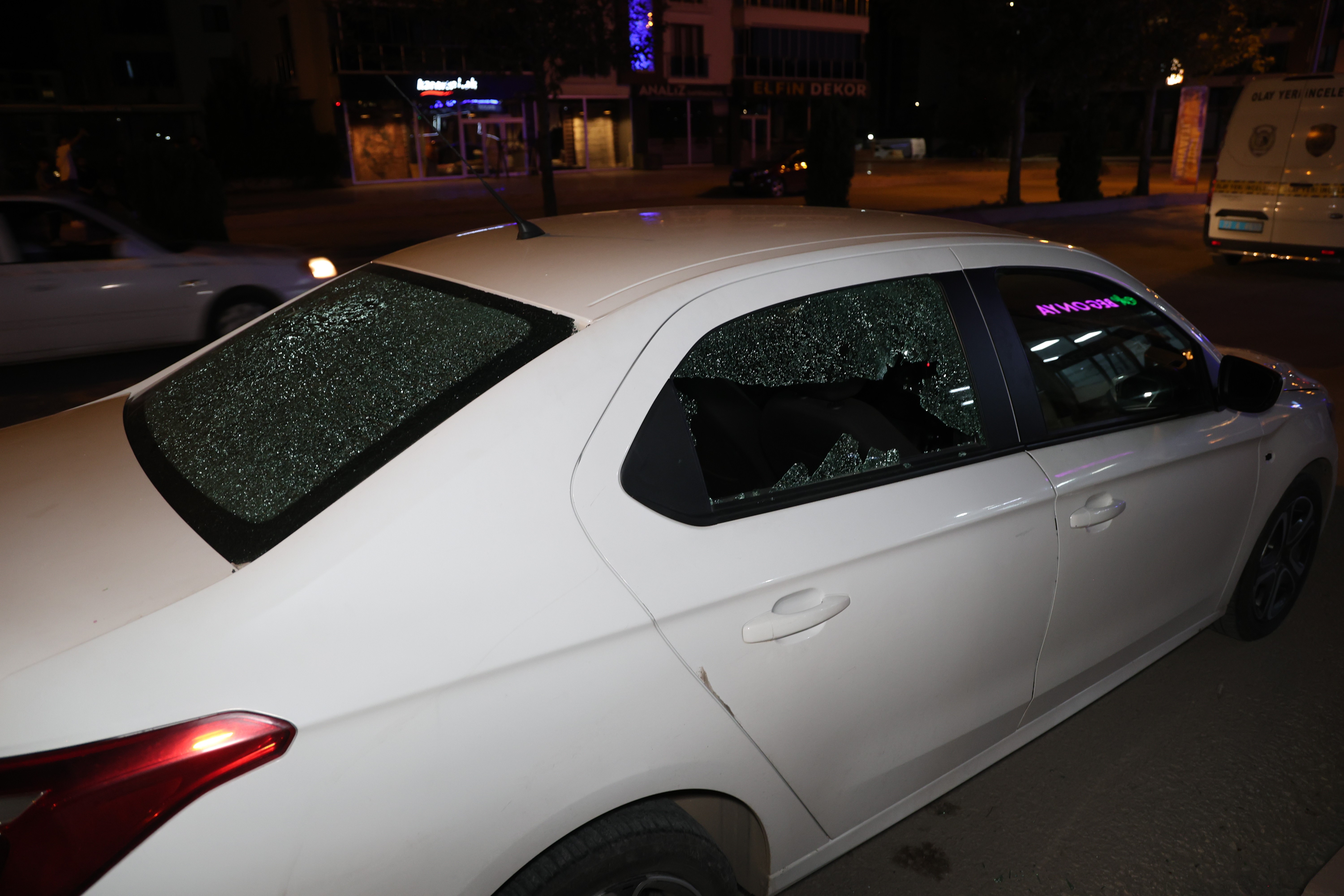 elazigda-kanli-hesaplasma-polisin-durdurdugu-aractan-ceset-cikti-yenicag-7.jpg