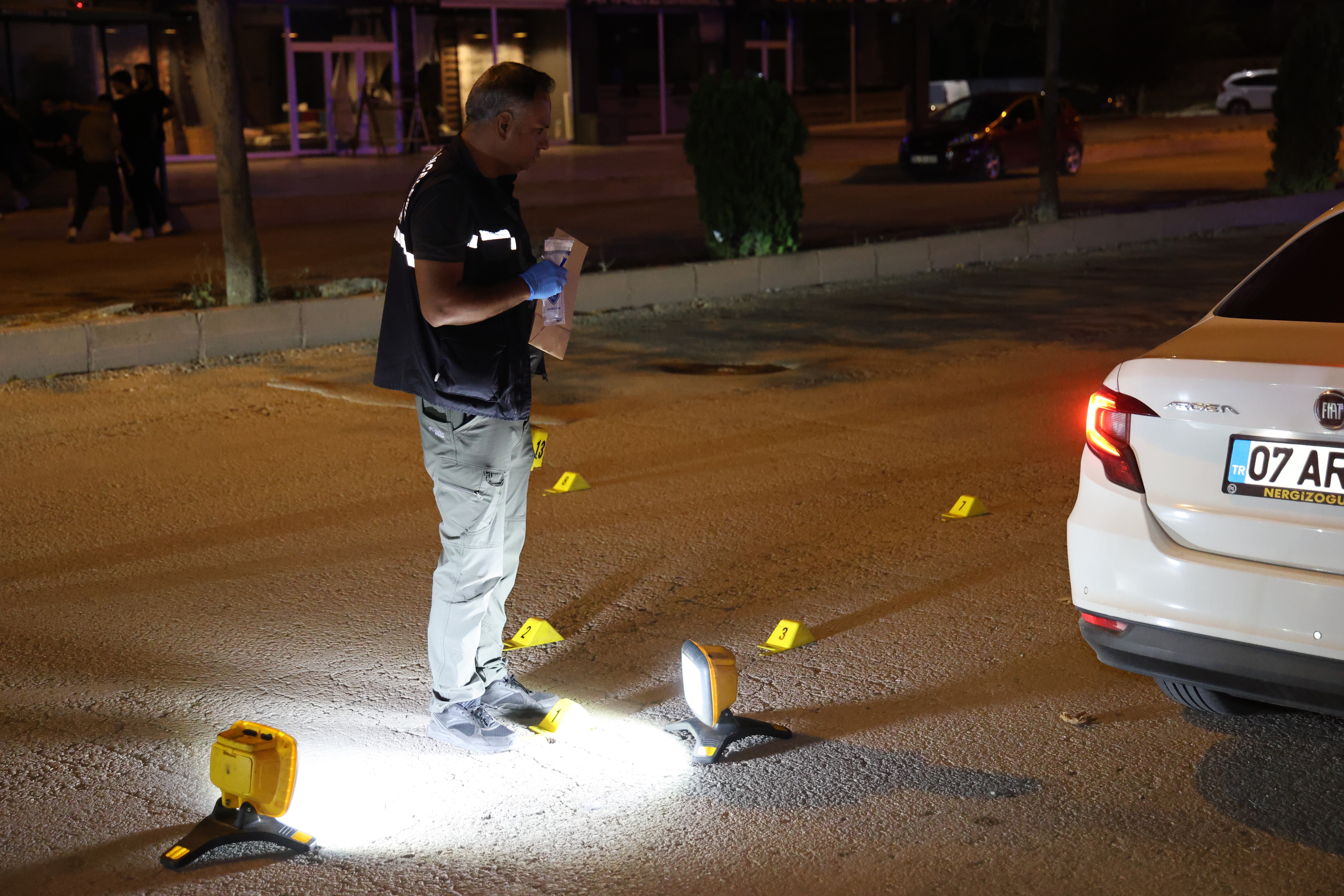 elazigda-kanli-hesaplasma-polisin-durdurdugu-aractan-ceset-cikti-yenicag-8.jpg