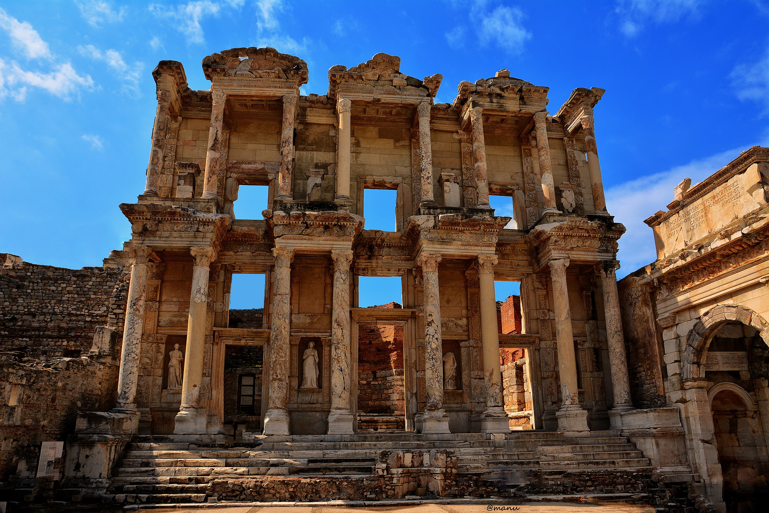 library-of-celsus-20017181915.jpg