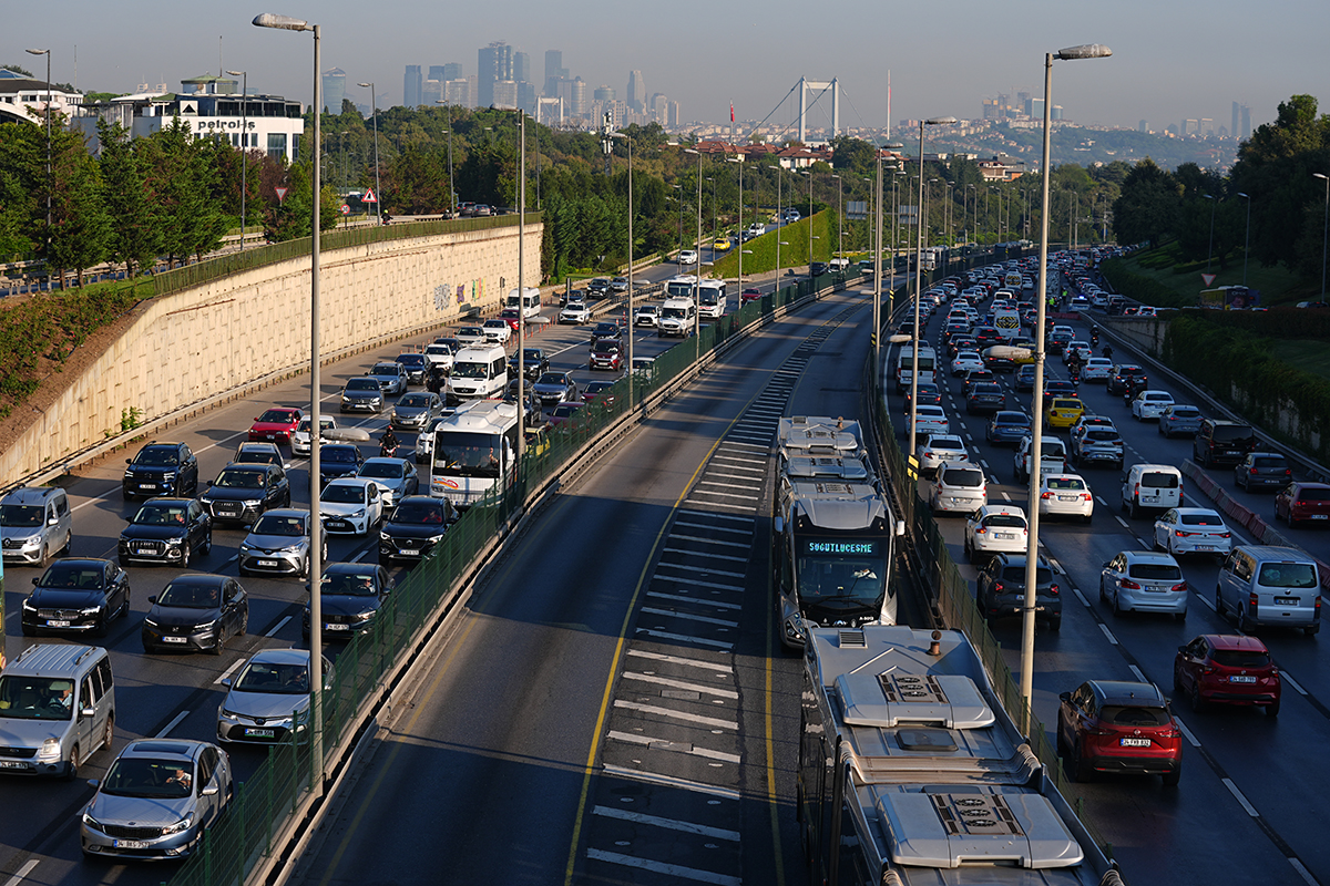 stanbul-trafiginde-cuma-cilesi-yenicag-6.jpg