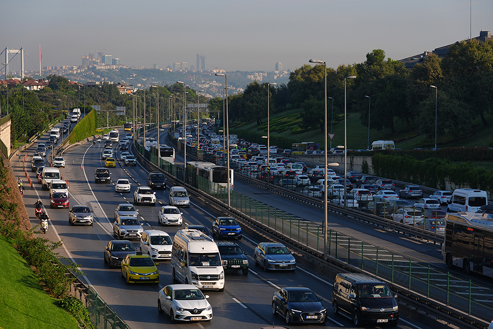 stanbul-trafiginde-cuma-cilesi-yenicag-7.jpg