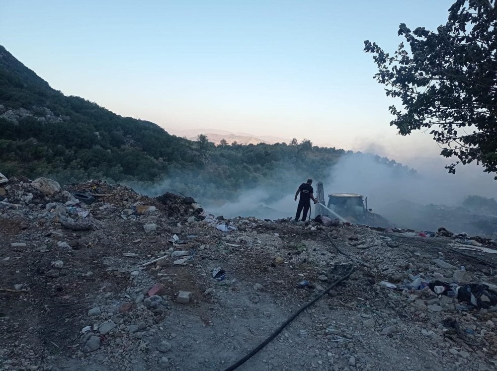 Hatay'da çöplük yangını