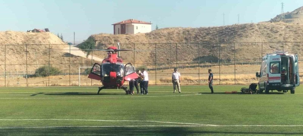 Kalp krizi geçiren hastaya için Ambulans helikopter havalandı