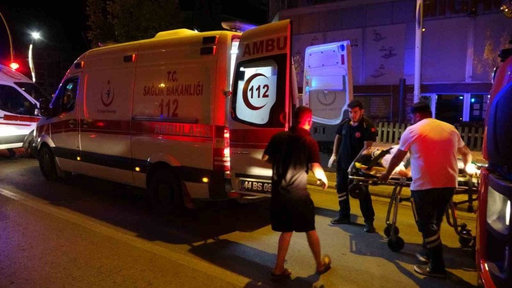 Malatya'da sivil polis aracı ile cip çarpıştı, 1’i Polis 4 Kişi Yaralı