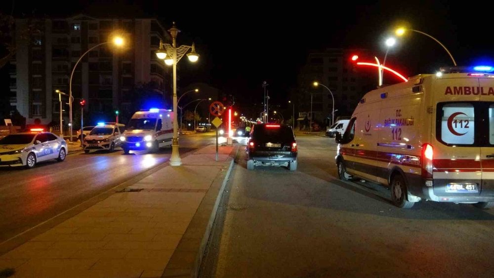 Malatya'da sivil polis aracı ile cip çarpıştı, 1’i Polis 4 Kişi Yaralı