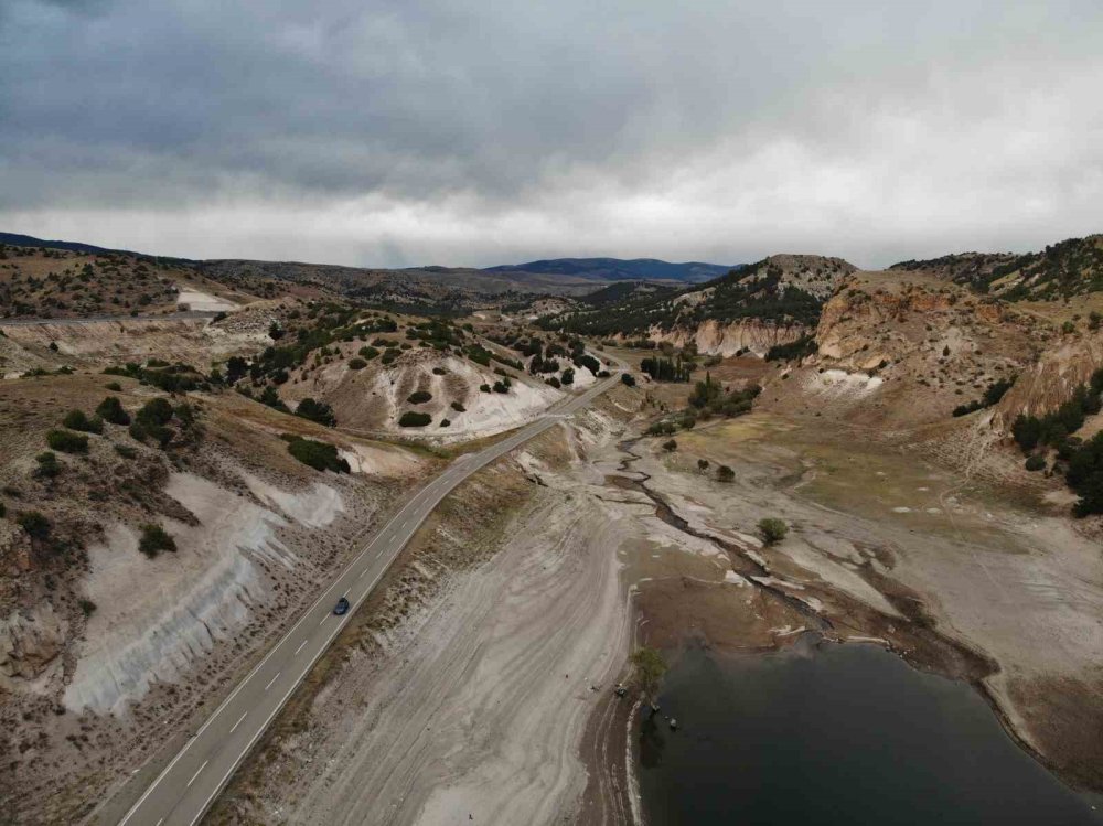 Kars’ta baraj suları 40 metre çekildi