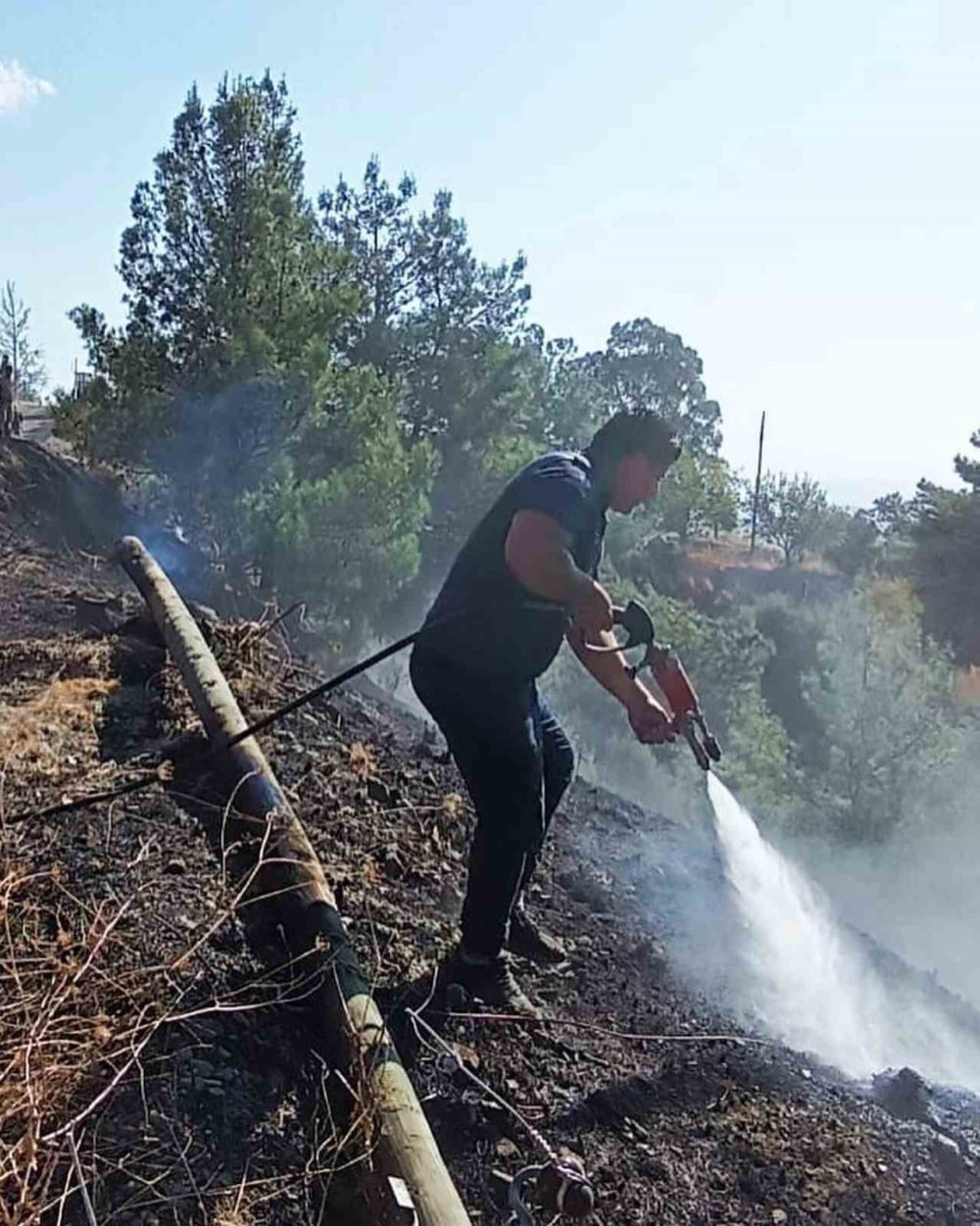 Antakya’da örtü yangını