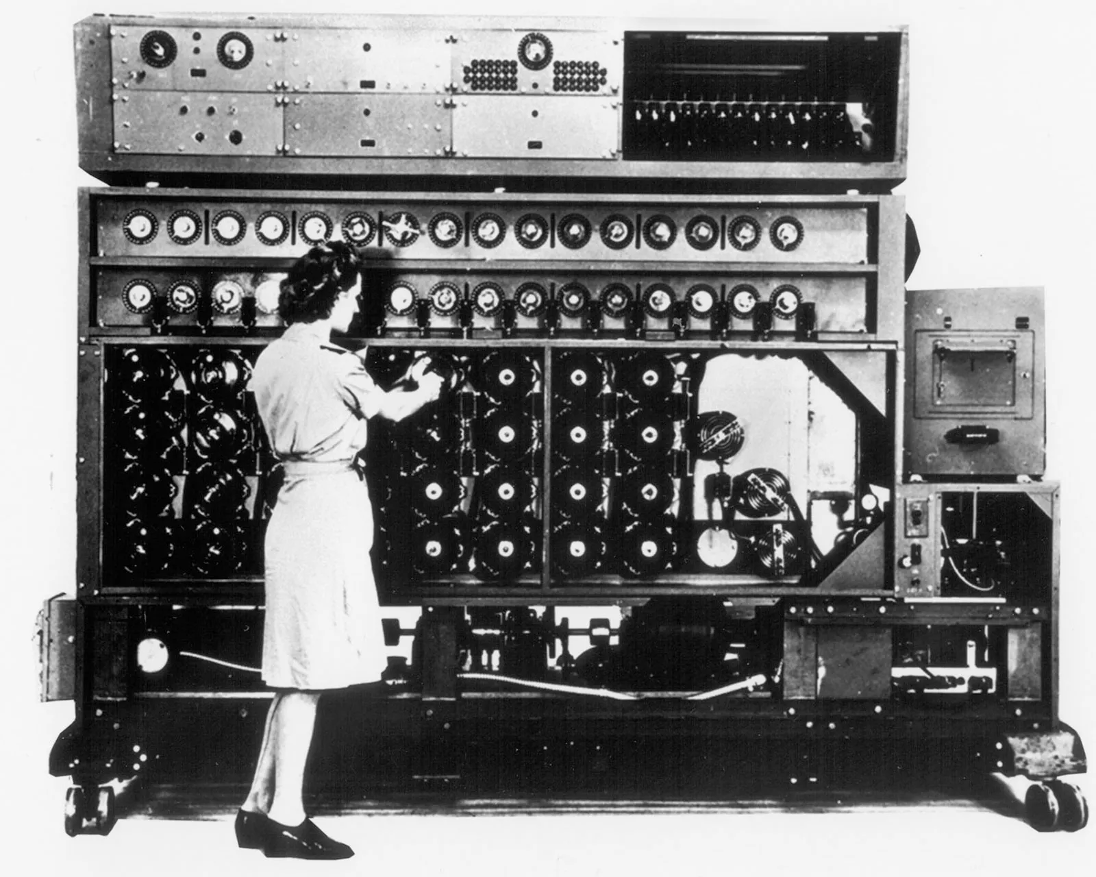 bombe-american-version-messages-cipher-machines-britain.webp