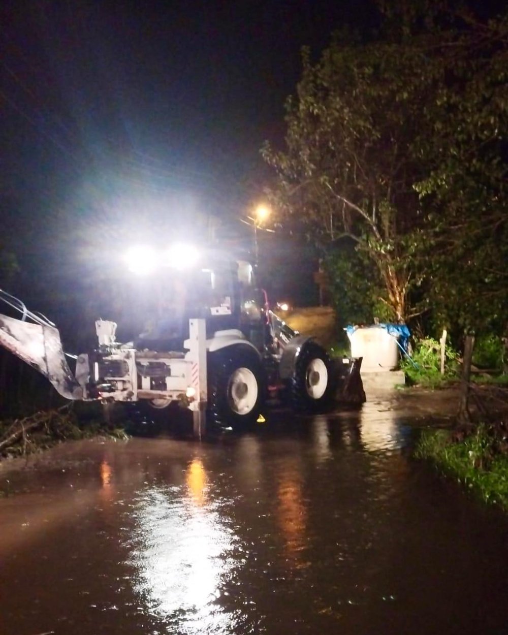 Tirebolu'da sağanak: Cadde ve sokaklar sular altında