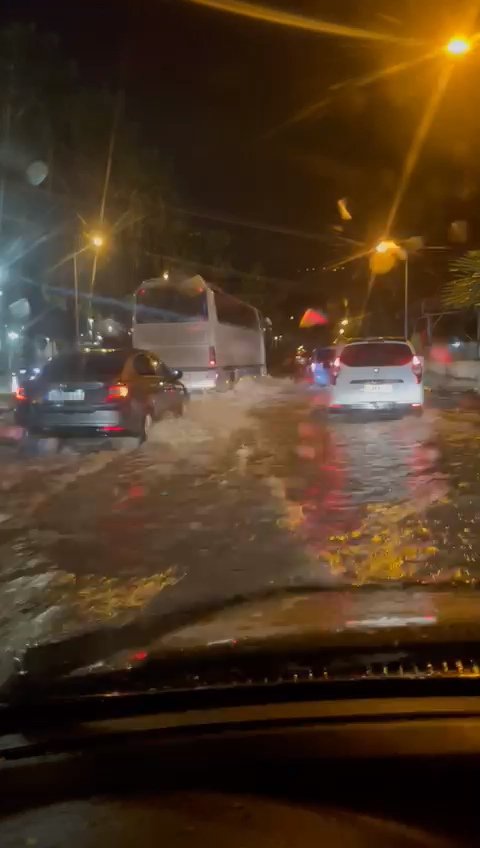 İskenderun'da sağanak