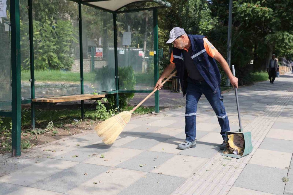 Temizlik işçisinden insanlık ders