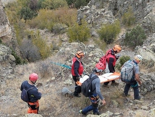 Bolu'da dağcılık tatbikatı nefes kesti