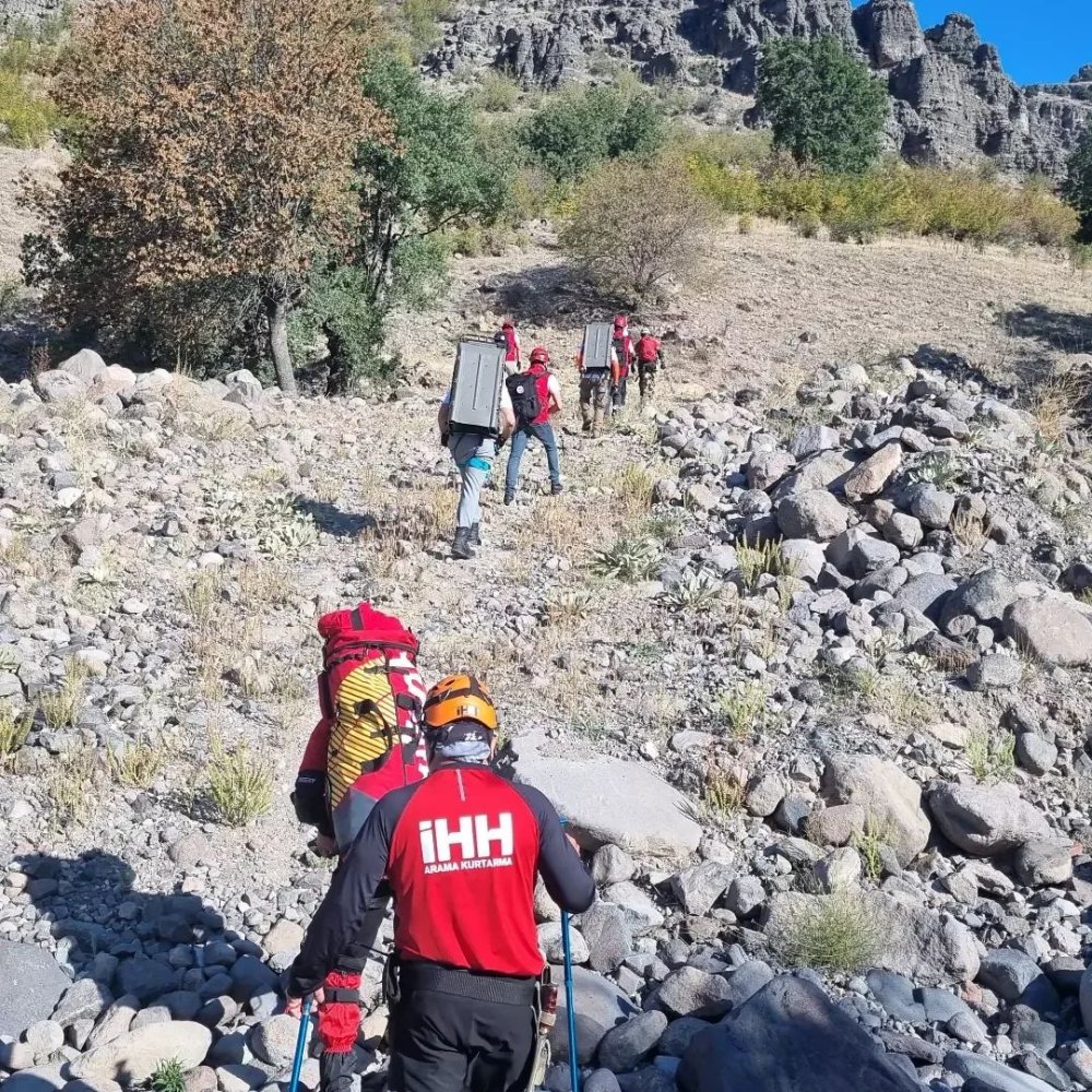 Bolu'da dağcılık tatbikatı nefes kesti