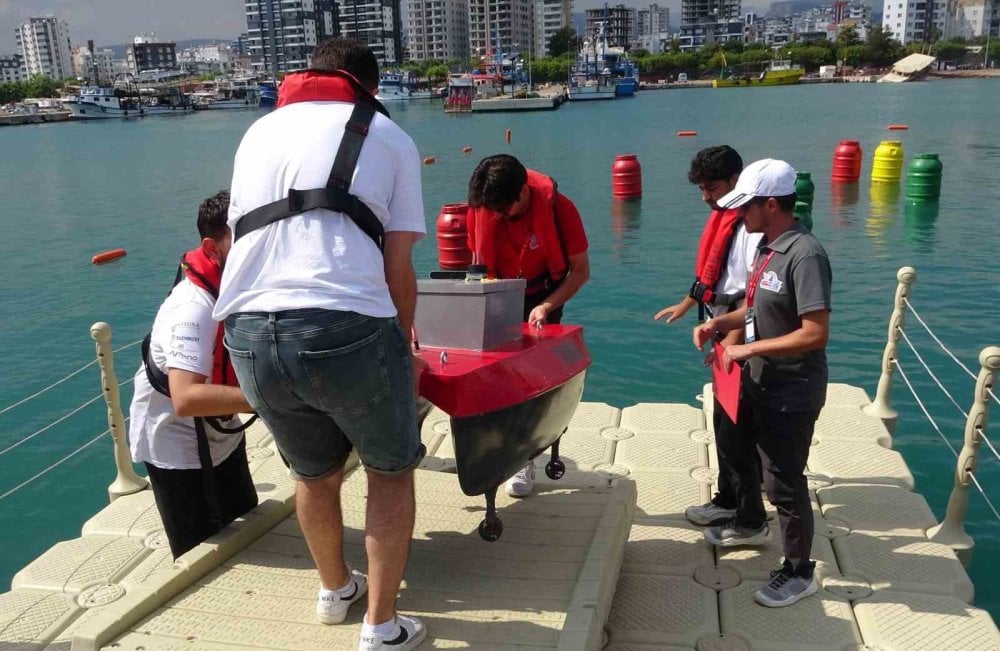 İlk defa düzenlenen insansız deniz aracı yarışması otonom sürüşleriyle tamamlandı