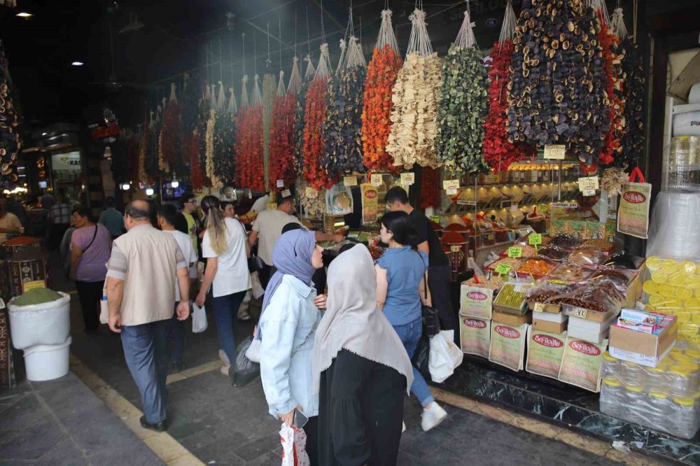 Kurutmalıklar Gaziantep tezgahlarını süsledi