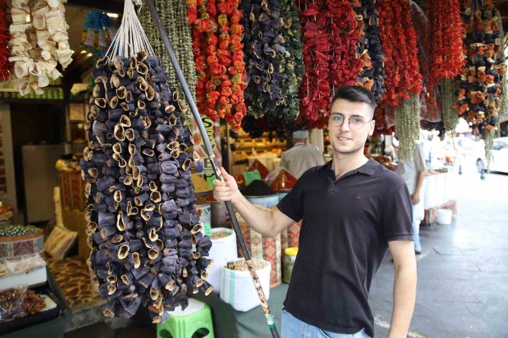 Kurutmalıklar Gaziantep tezgahlarını süsledi