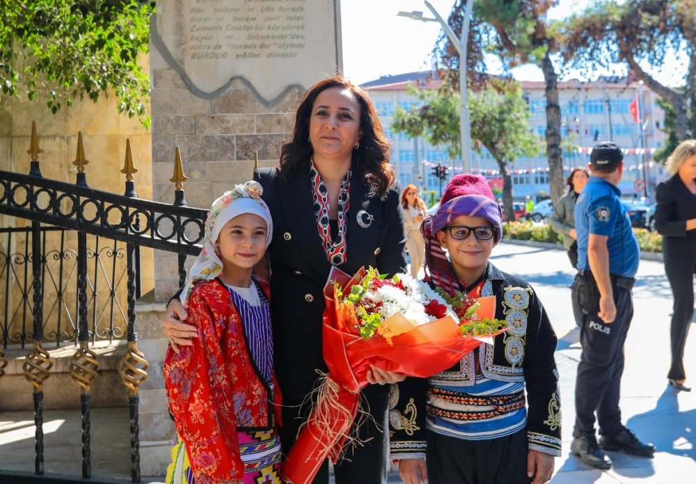 Burdur'un ilk kadın valisi göreve başladı