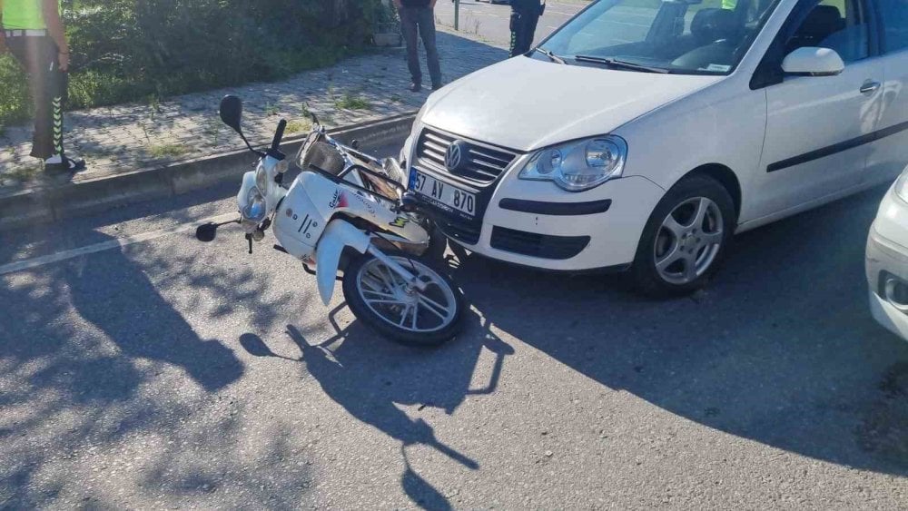 Sinop'ta otomobil motosiklete çarptı: 1 yaralı