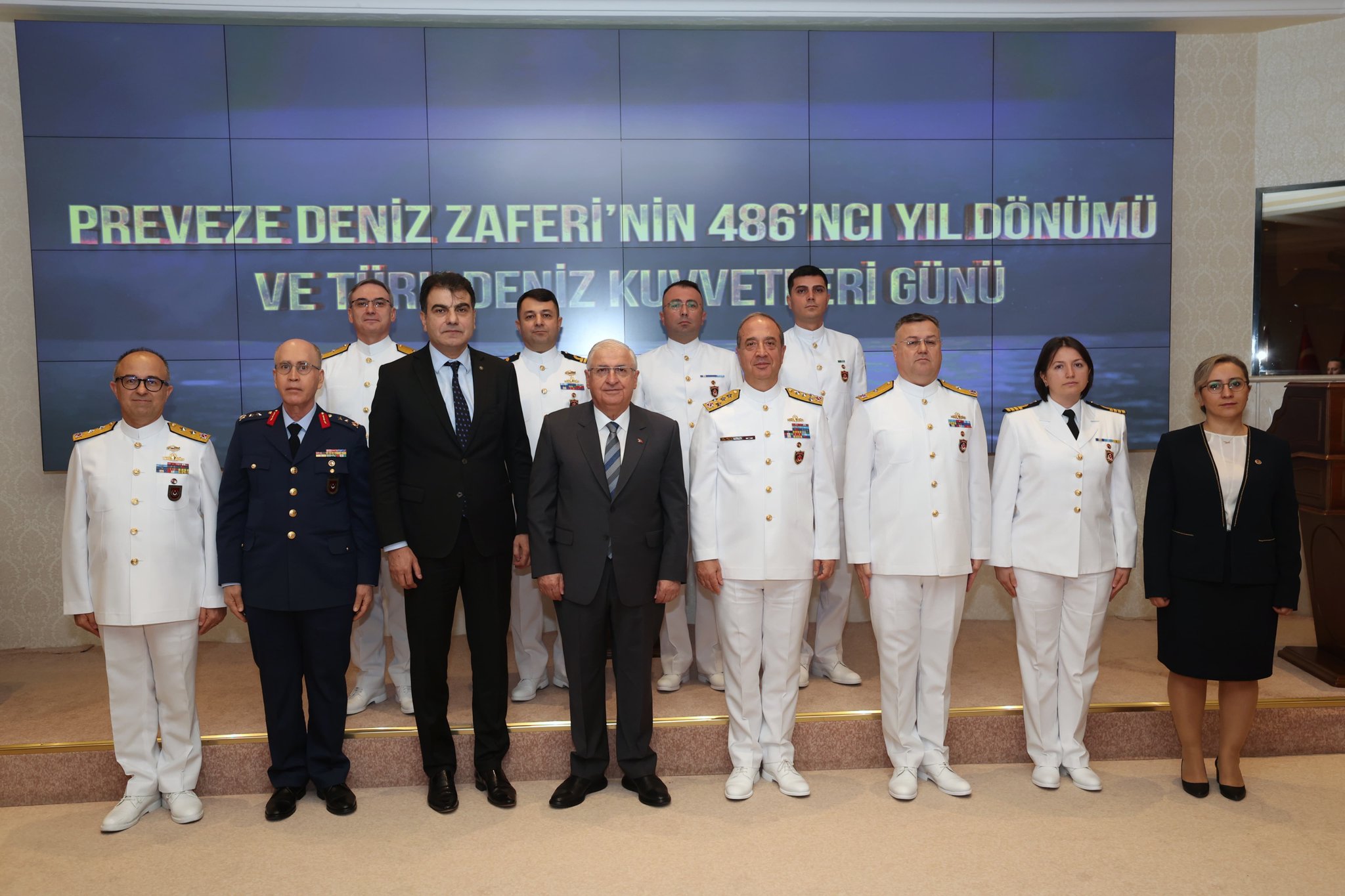 bakan-gulerden-deniz-kuvvetleri-gunu-tebrigi-yenicag-1.jpg