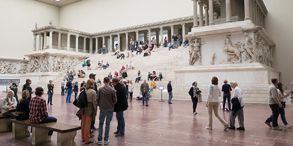 pergamonmuseum-berlin-dpa.jpg