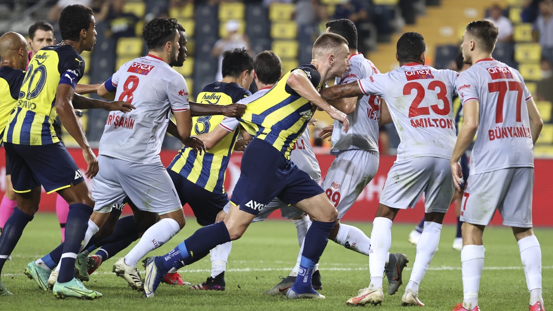 fenerbahce-ve-besiktas-3-puan-pesinde-cimbomun-puan-kaybetmesi-istah-kabartti-yenicag-3.jpg