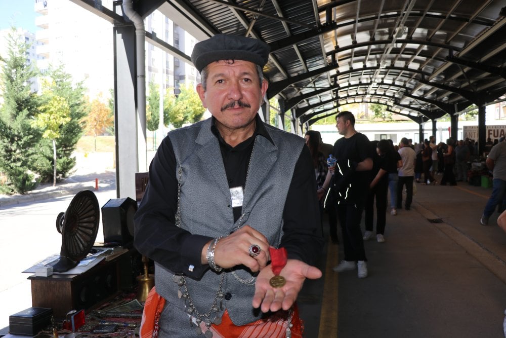 Satışa çıkarıldı: Koleksiyoncular ve antika tutkunları yoğun ilgi gösterdi!