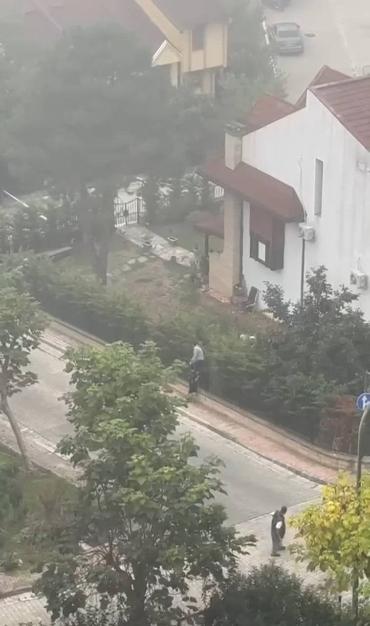 İstanbul- Başakşehir'de güpegündüz eve giren şüpheliler, dövülerek polise teslim edildi