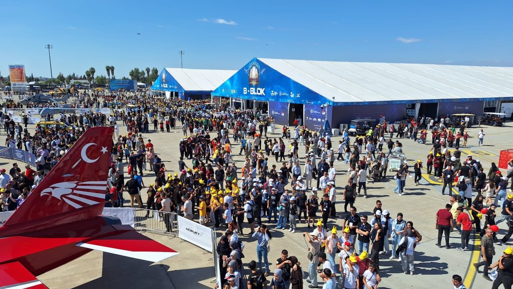 Adana'da TEKNOFEST heyecanı 'Gökyüzü şöleni ile başladı'