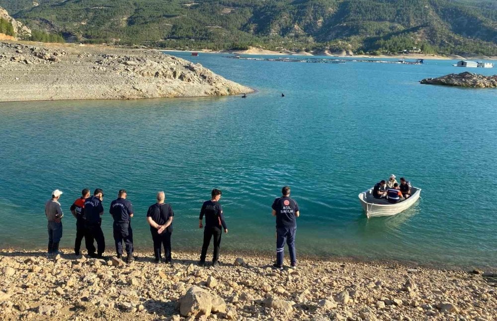 Karaman Ermen'te baraj gölüne giren 17 yaşındaki genç boğuldu