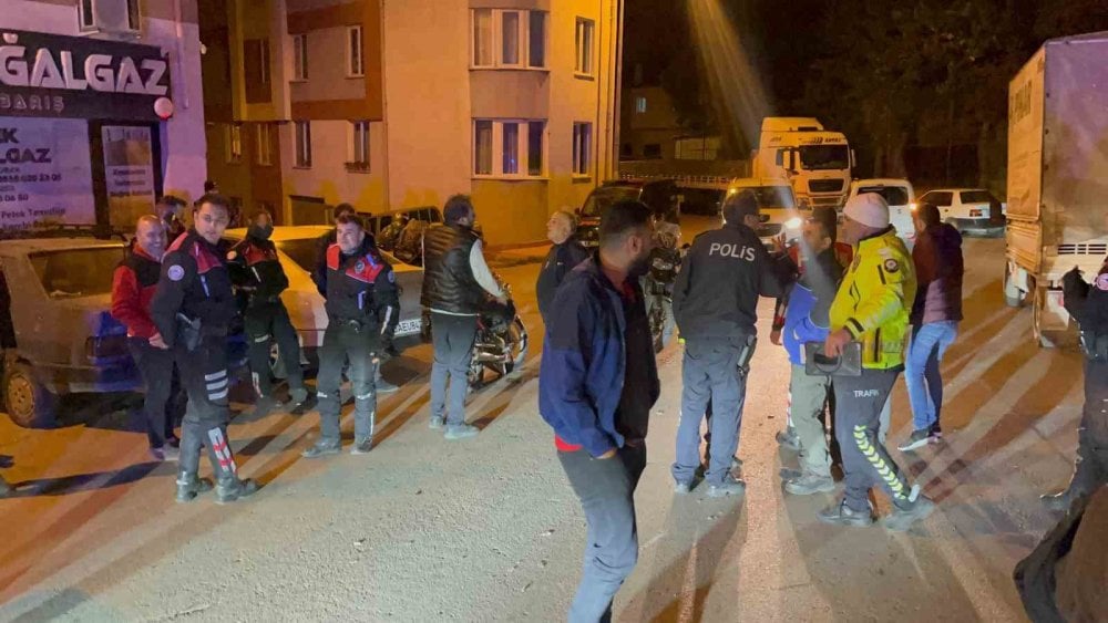 Polisten kaçarken kazaya neden oldu: 2’si polis 4 yaralı