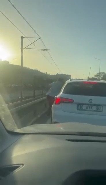 Bursa’da yumruklu ’yol verme’ kavgası