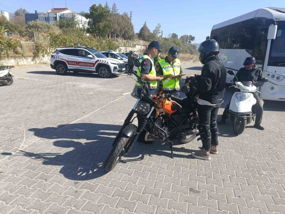 Çine'de motosiklet denetimi: 11 araç trafikten men