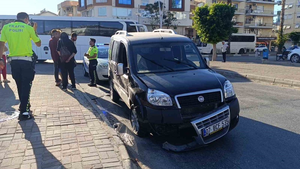 Kaza sonrası olay yerinden kaçan sürücü! Acıya dayanamayıp hastaneye gelince