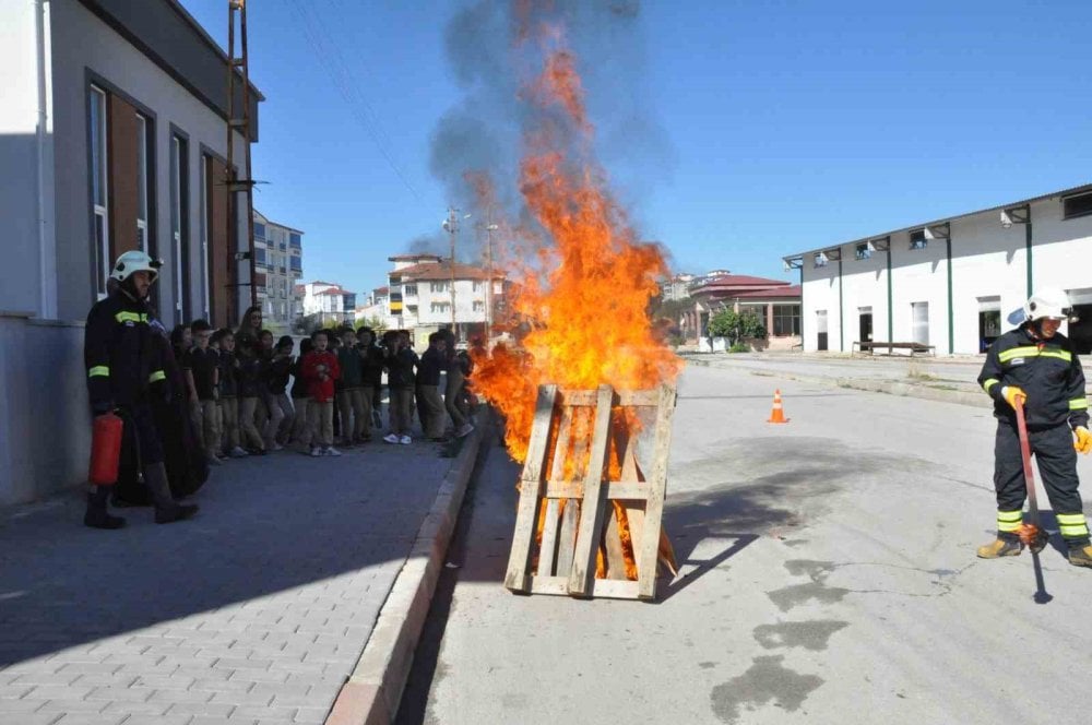 Yozgat’ta öğrencilere yangın eğitimi verildi