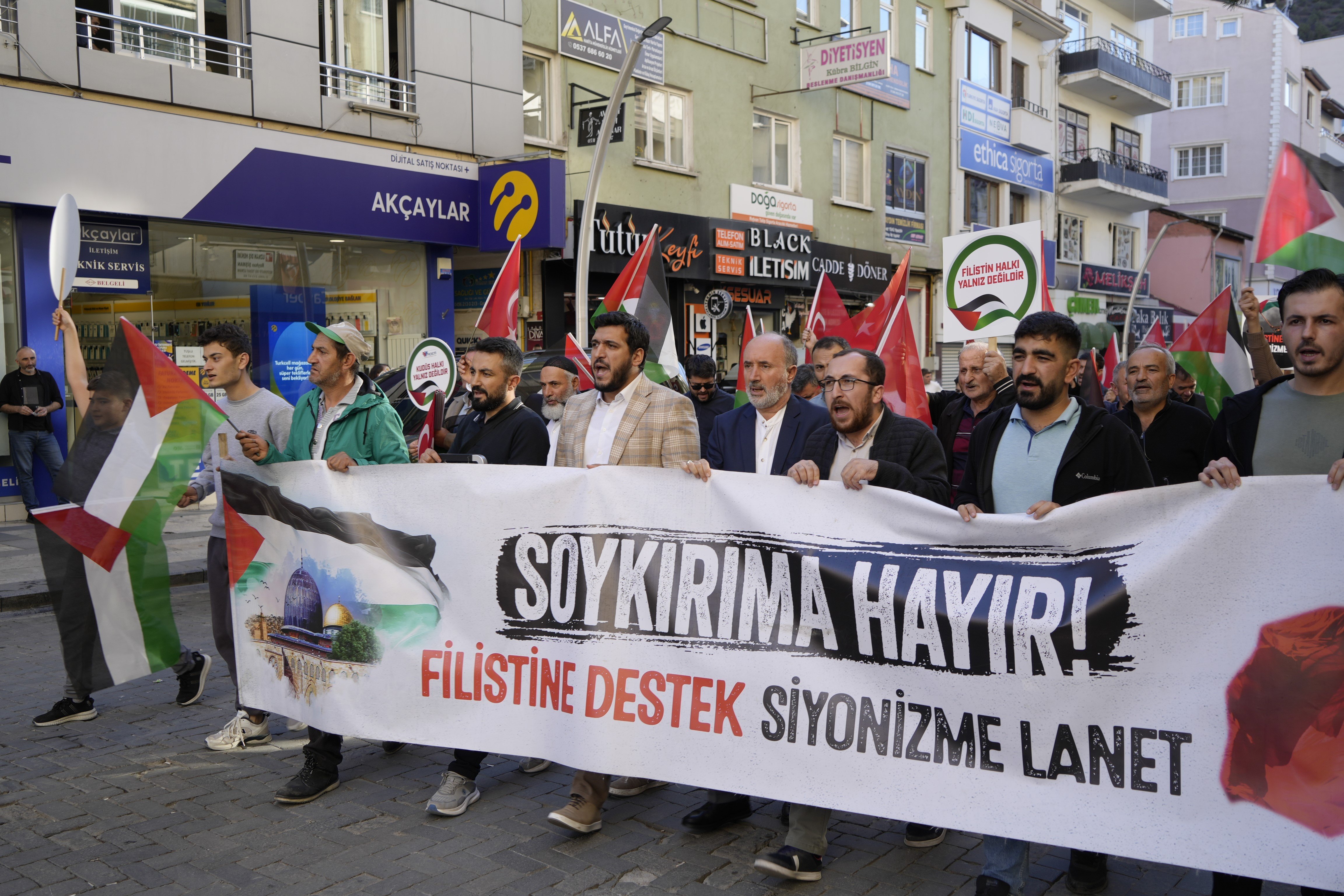 gazze-isgalinin-1-yil-donumunde-gumushanede-protesto-yenicag-4.jpg