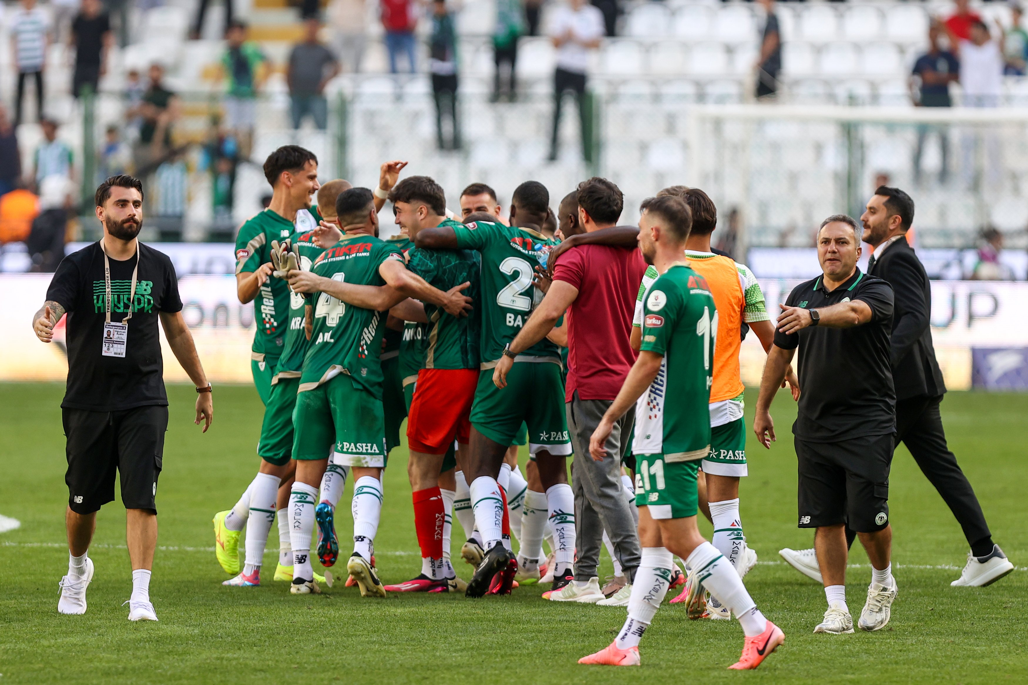 konyaspor-evindeki-ilk-galibiyetini-aldi-yenicag-5.jpg