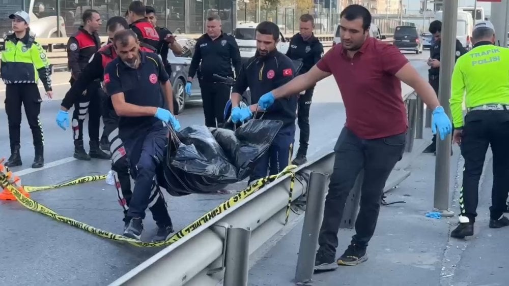 Avcılar'da bariyere çarpan motosiklet sürücüsü feci şekilde öldü