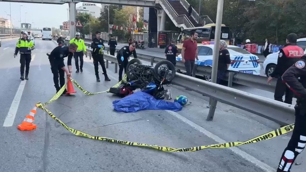 Avcılar'da bariyere çarpan motosiklet sürücüsü feci şekilde öldü