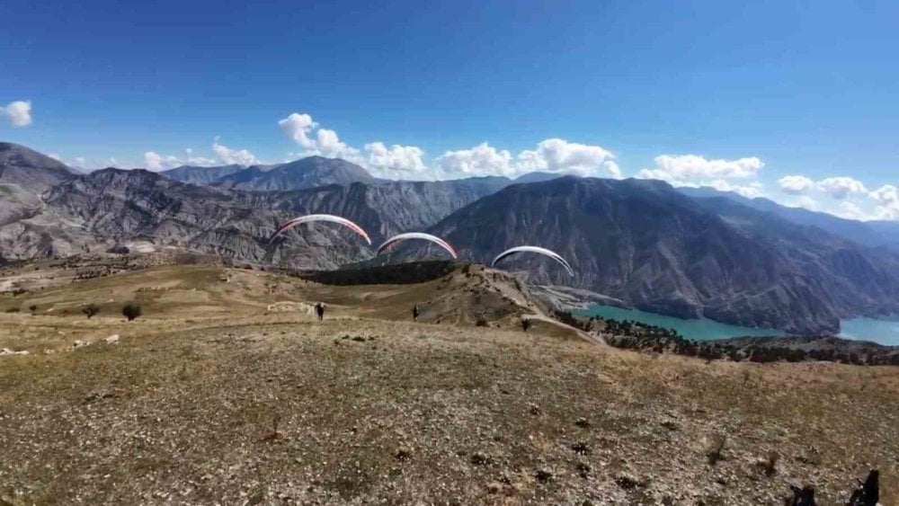 Gökyüzünde nefesleri kesti