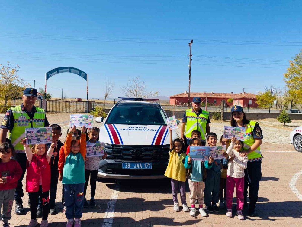 Kayseri'nin Tomarza’da öğrencilere trafik eğitimi verildi